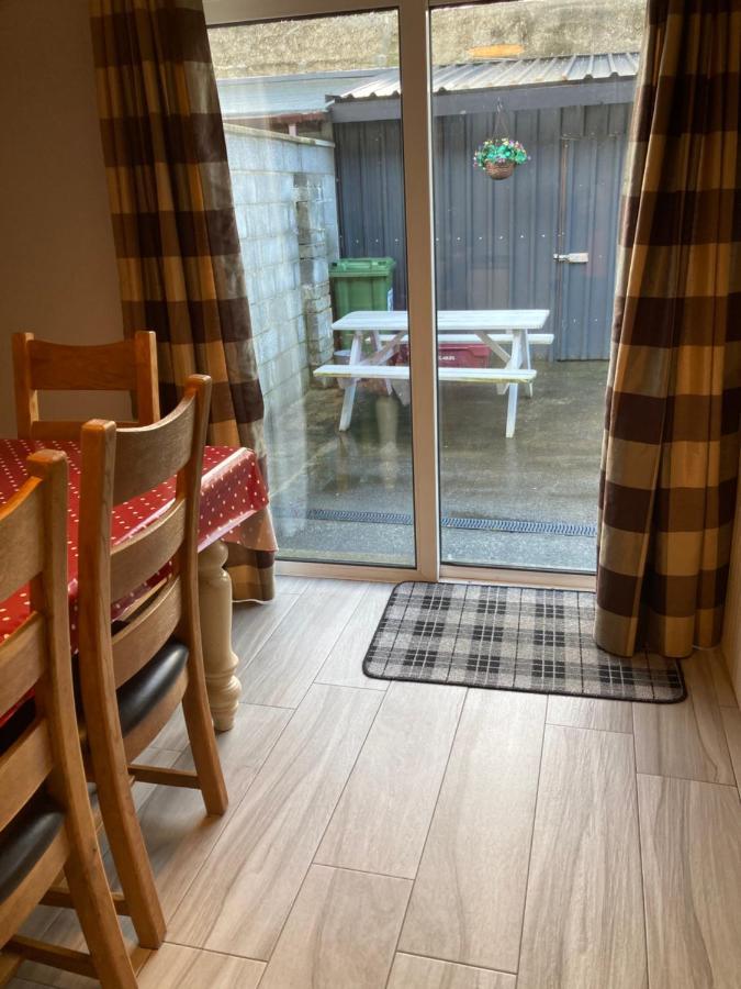 Home From Home Трали Экстерьер фото